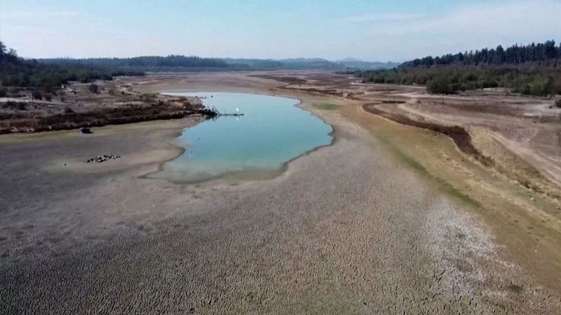 Drastické sucho proměnilo chilské jezero v poušť